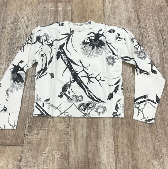 Rag & Bone Floral Long Sleeve Crew Neck Sweatshirt Black White nwt - Picture 9 of 12